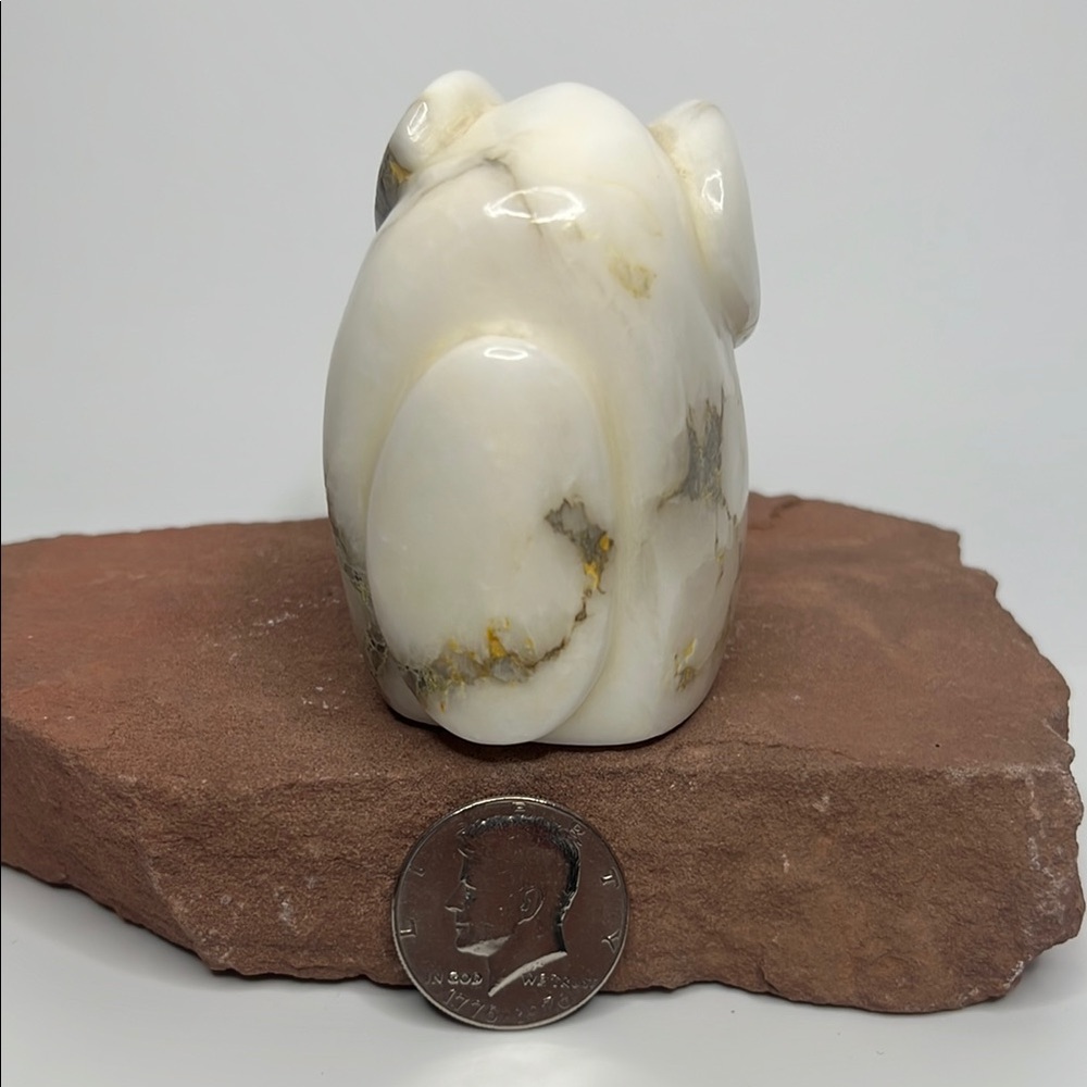 Agate Rabbit Figurine - Picture 3 of 4